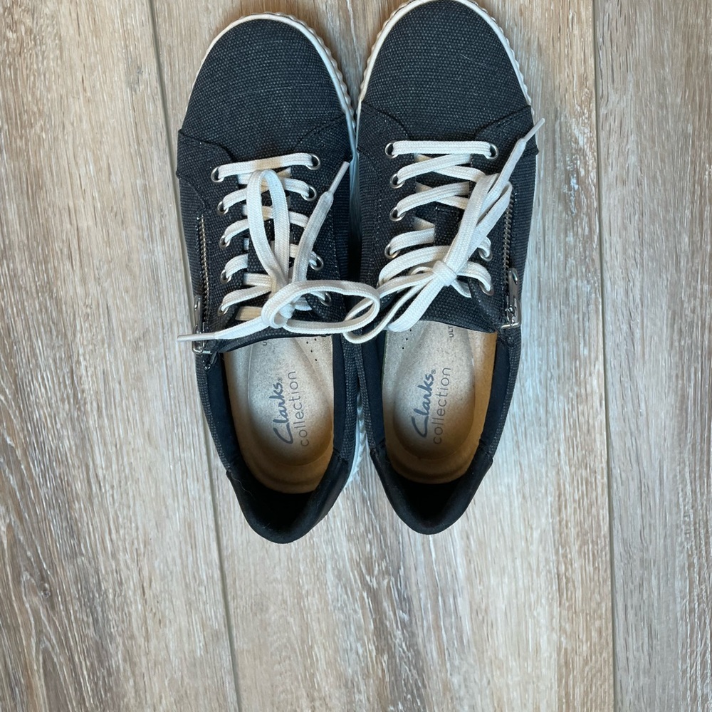 Clarks women’s blue and white sneakers